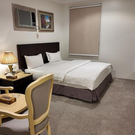 Al Furat Madayin Hotel Riaad Buitenkant foto